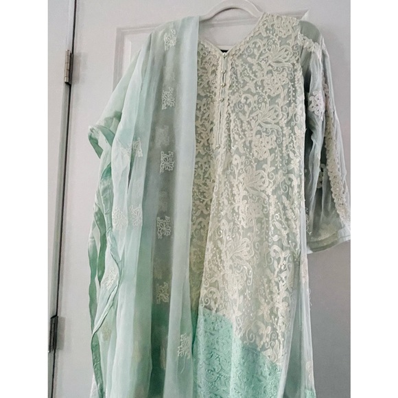 Brand New Sheqe Pakistani Outfit - Picture 1 of 8